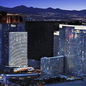 King Suite Pool View